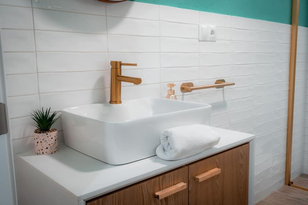 Qh Caldeleria Vieja Apartment Гранада Екстериор снимка